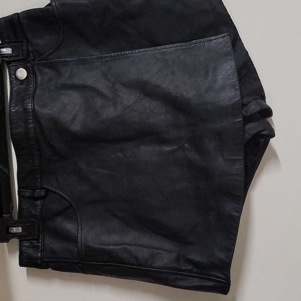 Leather short& skirt